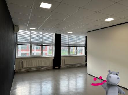 Pronájem - obchodní prostor, 90 m² obrázek