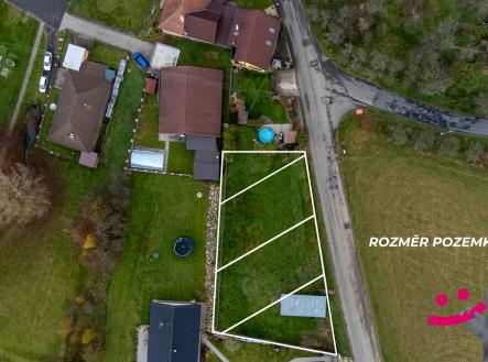 ROZMĚR POZEMKU - DRON - OSTRATA 135 | Prodej - pozemek pro bydlení, 900 m²