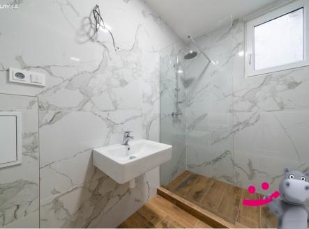 školní koupelna | Prodej - kanceláře, 97 m²