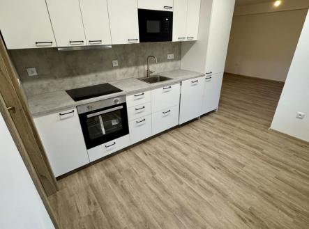 PHOTO-2025-11-11-09-09-25 | Pronájem bytu, 3+kk, 79 m²