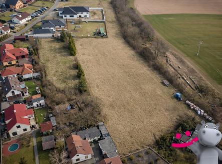 20260325_2218_Image Generation_remix_01kmkdqz36fkmrp2zjf7rtqf91 | Prodej - pozemek pro bydlení, 3 600 m²