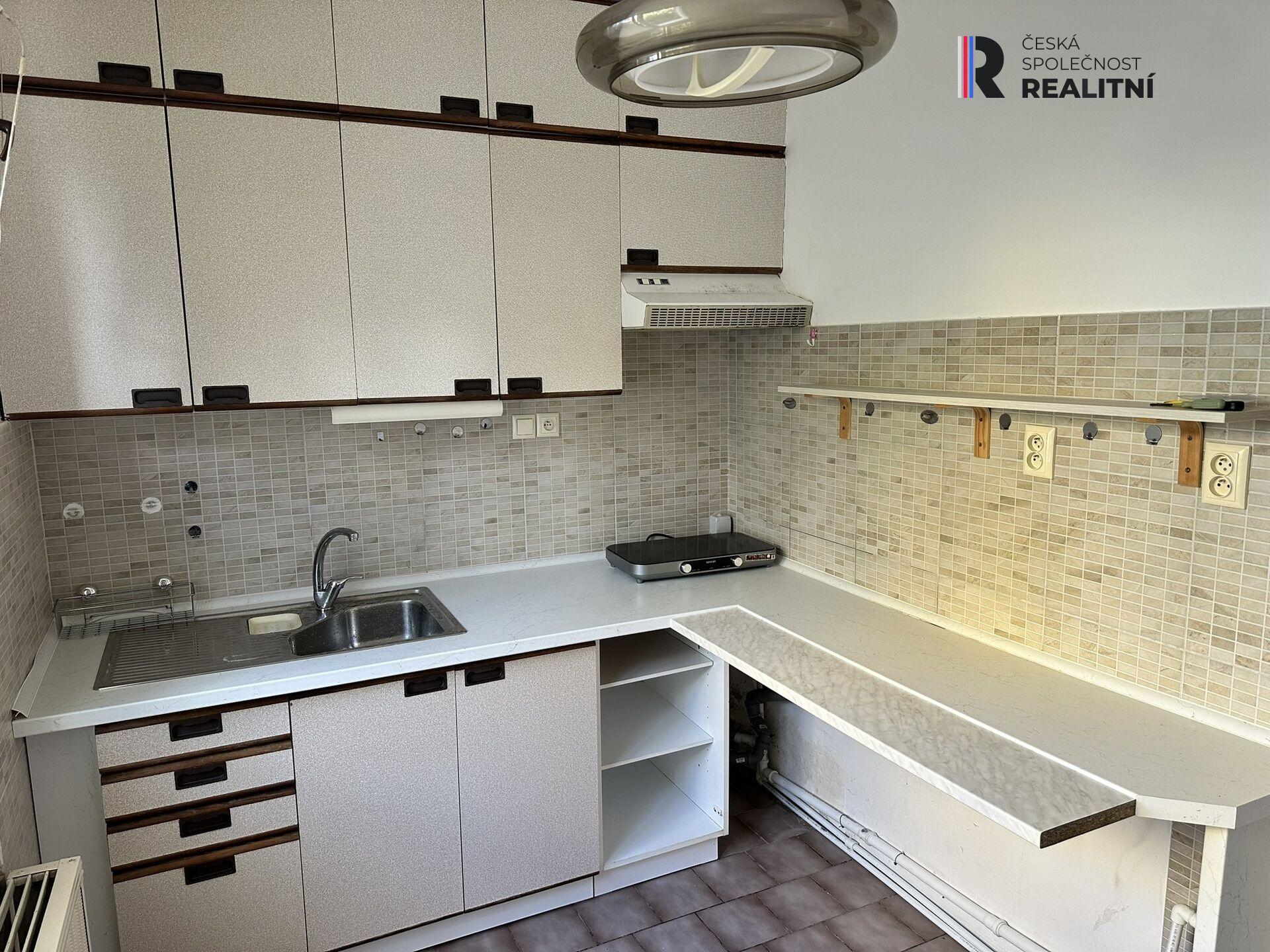 Prodej bytu 2+1 54 m², lodžie, sklep,  ulice Křenova, Praha Veleslavín