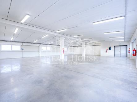 Pronájem - skladovací prostor, 460 m² obrázek