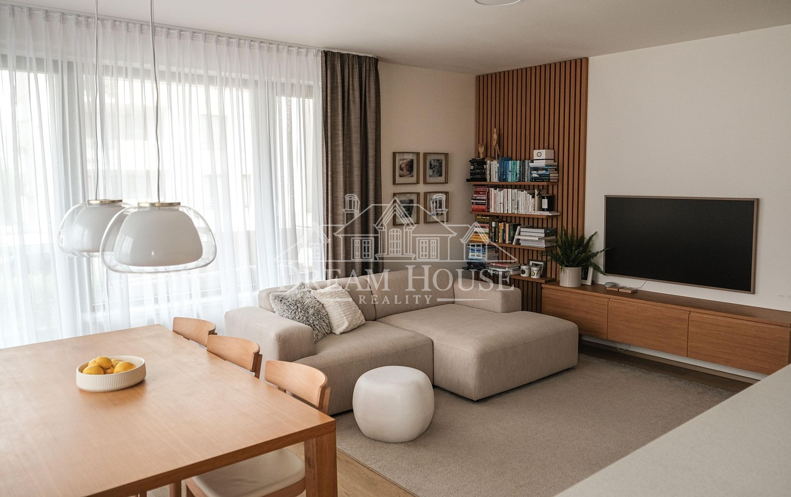 Pronájem bytu 3+kk/2xB, 86 m², Praha 8 - Čimice, vybavený, 2 parkovací stání, sklep