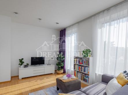 Pronájem bytu, 2+kk, 73 m²