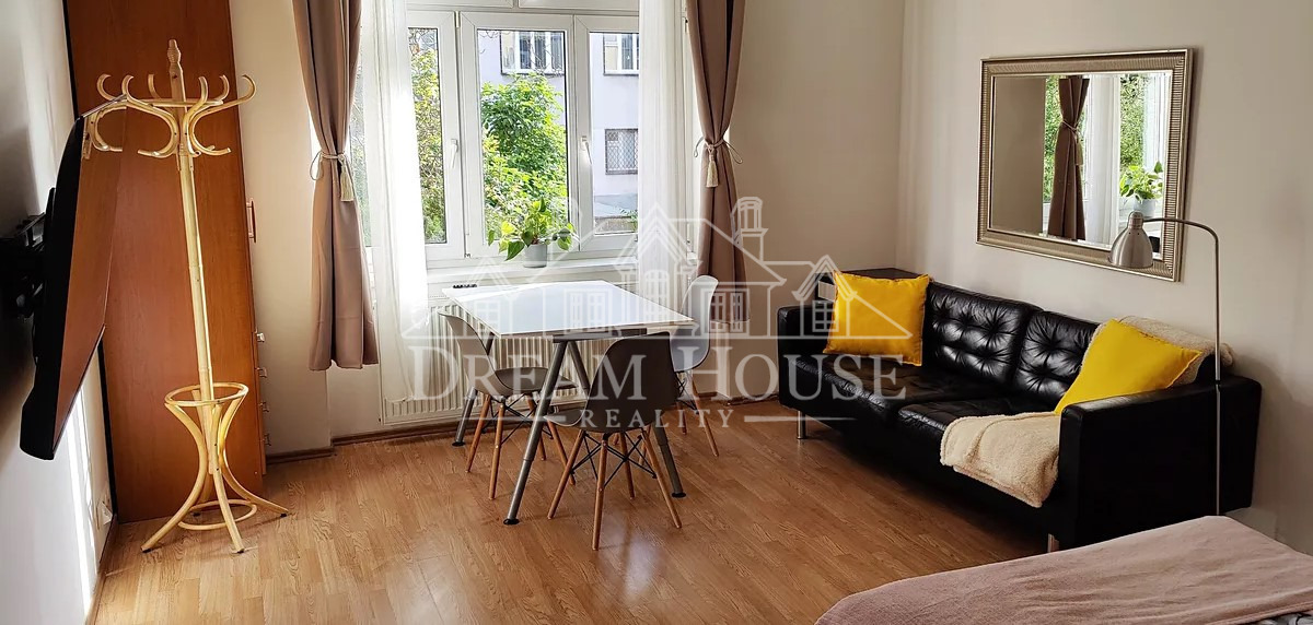 Pronájem bytu 2+kk, 46 m², Praha 4 - Nusle, zrekonstruovaný, zařízený