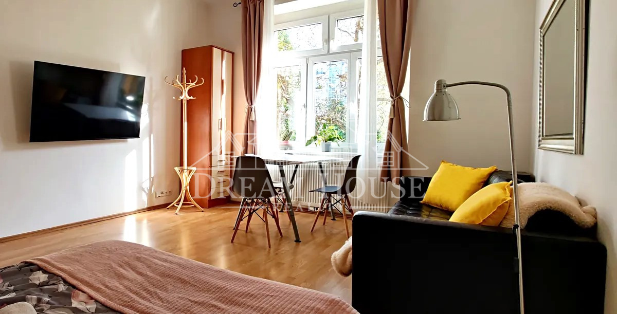 Pronájem bytu 2+kk, 46 m², Praha 4 - Nusle, zrekonstruovaný, zařízený