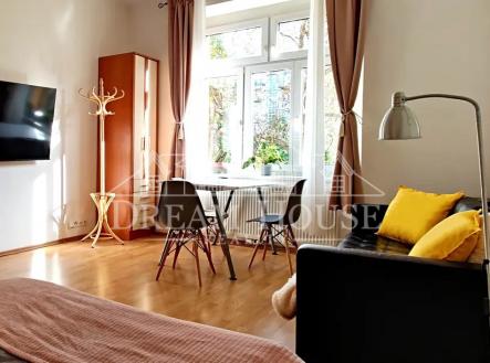 Pronájem bytu, 2+kk, 46 m²