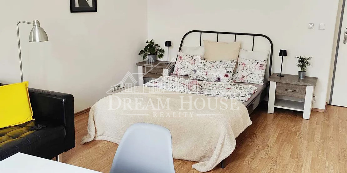 Pronájem bytu 2+kk, 46 m², Praha 4 - Nusle, zrekonstruovaný, zařízený