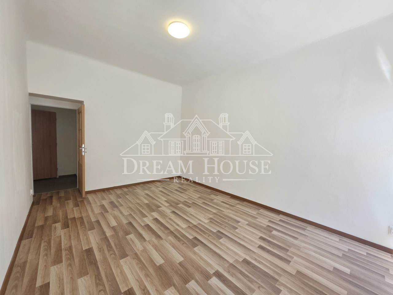 Pronájem bytu 2+1, 64m2, Praha 2 - Nusle, nezařízený