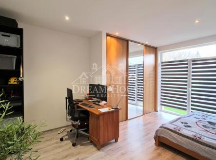 Pronájem bytu, 2+kk, 90 m²