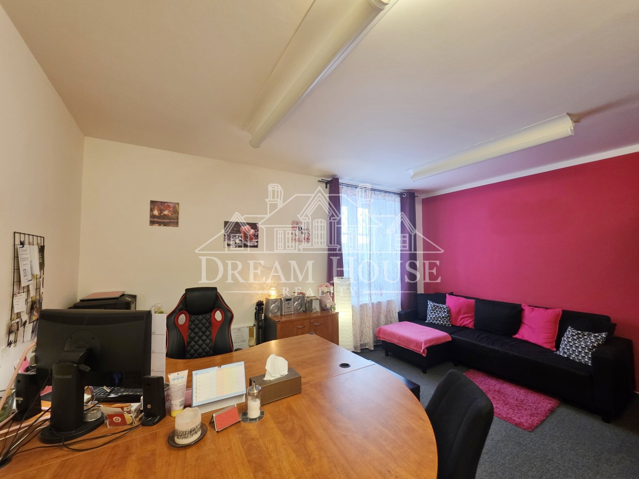 Pronájem kancelářských prostor, 107m2, Praha 3 - Žižkov, nezařízené, 3 místnosti, soc. zázemí