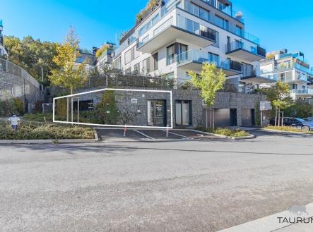 . | Prodej - obchodní prostor, 92 m²