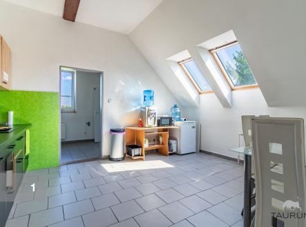 . | Prodej - skladovací prostor, 1 315 m²
