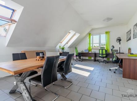 . | Prodej - skladovací prostor, 1 315 m²