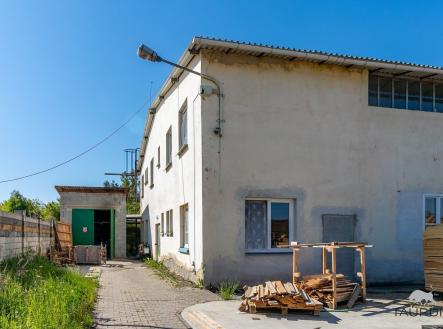 . | Prodej - skladovací prostor, 1 315 m²