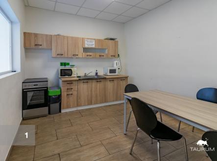 . | Prodej - skladovací prostor, 2 983 m²