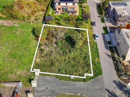 . | Prodej - pozemek pro bydlení, 734 m²