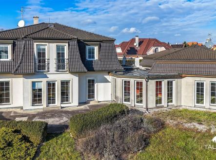 . | Prodej - dům/vila, 334 m²