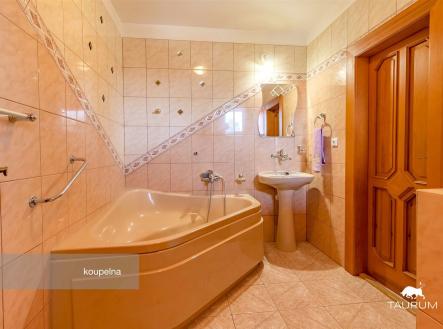 . | Prodej - dům/vila, 153 m²