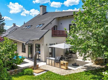 . | Prodej - dům/vila, 408 m²