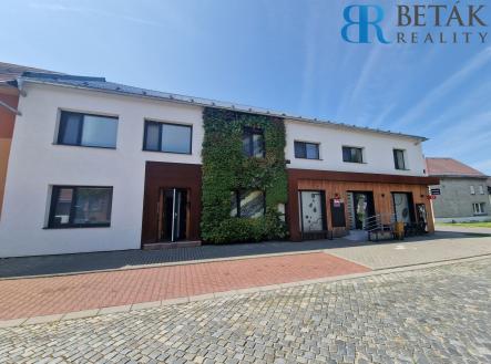 Prodej - nájemní dům, 670 m² obrázek