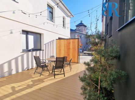 DVUR new2 | Prodej - nájemní dům, 670 m²