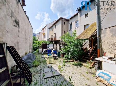 DVUR1 | Prodej - nájemní dům, 500 m²