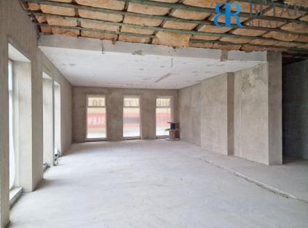 INT | Prodej - obchodní prostor, 256 m²
