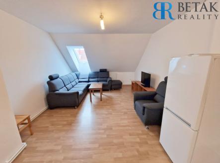 OP | Pronájem bytu, 2+kk, 62 m²