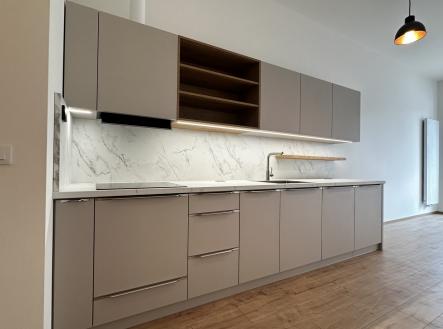Pronájem bytu, 1+kk, 35 m² obrázek