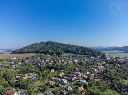 . | Prodej - pozemek pro bydlení, 1 588 m²
