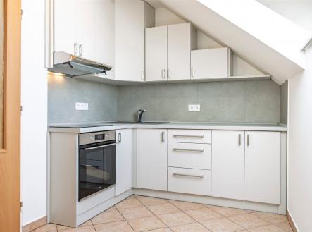 . | Pronájem bytu, 1+kk, 33 m²