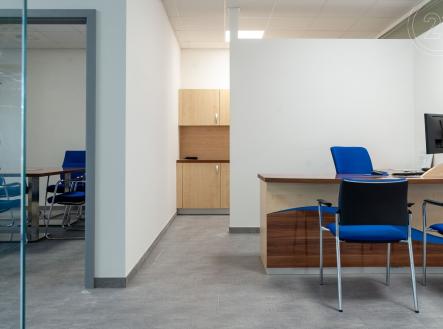 . | Pronájem - obchodní prostor, 80 m²
