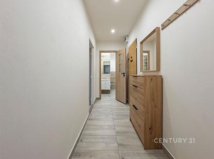 . | Pronájem bytu, 2+1, 45 m²