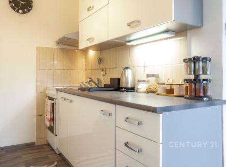 . | Pronájem bytu, 1+kk, 30 m²