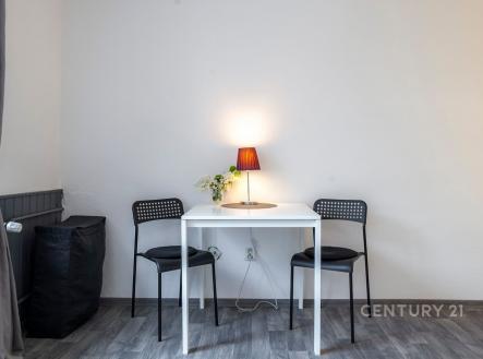 . | Pronájem bytu, 1+kk, 30 m²