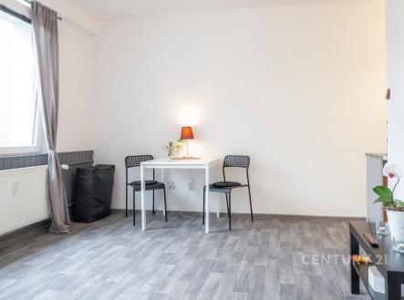 . | Pronájem bytu, 1+kk, 30 m²