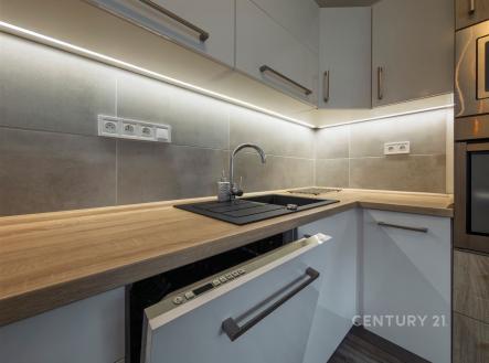 . | Pronájem bytu, 3+kk, 59 m²