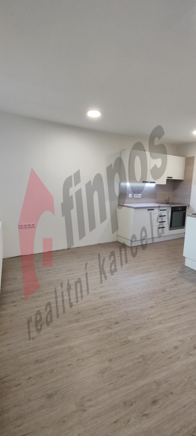 Pronájem bytu 1+kk 25 m2 ve Vlašimi, Žižkovo nám. - okr. Benešov
