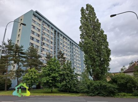 pohled od silnice | Pronájem bytu, 2+kk, 65 m²