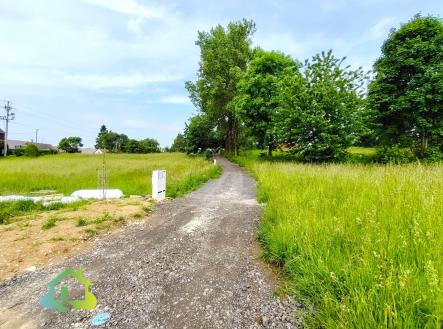 02 příjezdová cesta | Prodej - pozemek pro bydlení, 1 305 m²