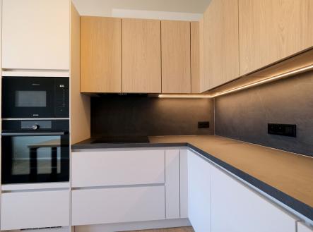 Pronájem bytu, 2+kk, 60 m²