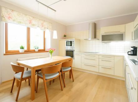 Prodej - dům/vila, 239 m²