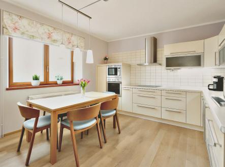Prodej - dům/vila, 239 m²
