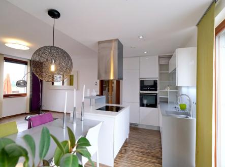 Pronájem bytu, 3+kk, 82 m²
