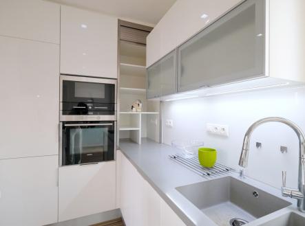 Pronájem bytu, 3+kk, 82 m²