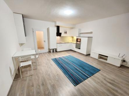 Pronájem bytu, 1+kk, 33 m²
