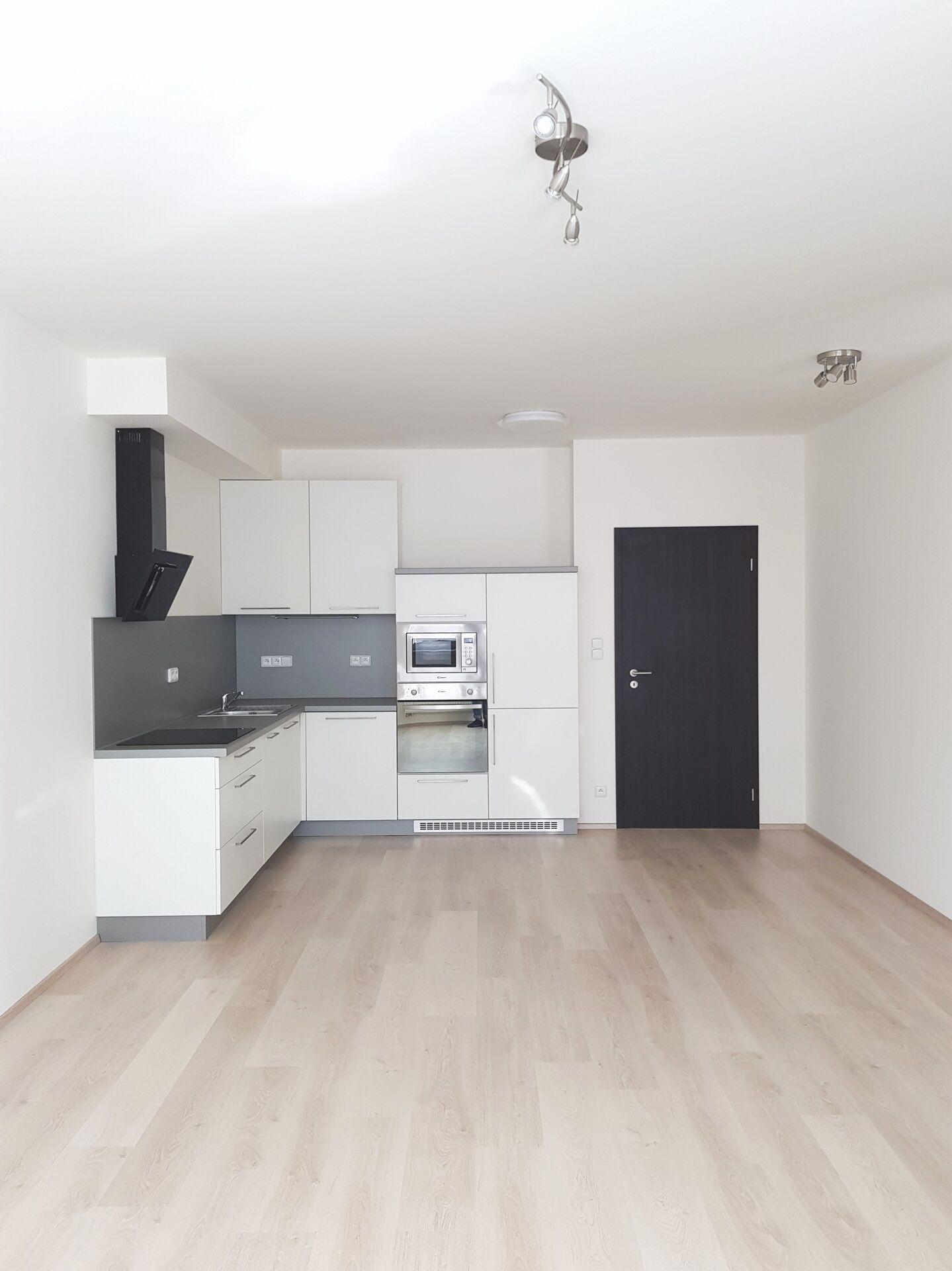 2+kk/B 41m2 s gar. stáním, Honzíkova, Praha 10 Dolní Měcholupy