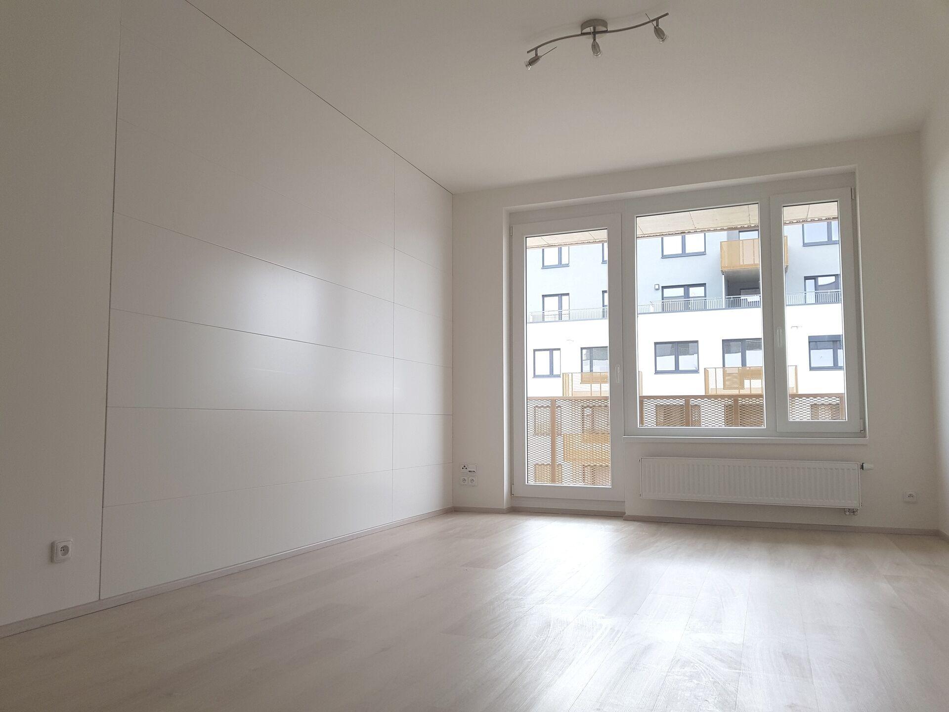 2+kk/B 41m2 s gar. stáním, Honzíkova, Praha 10 Dolní Měcholupy